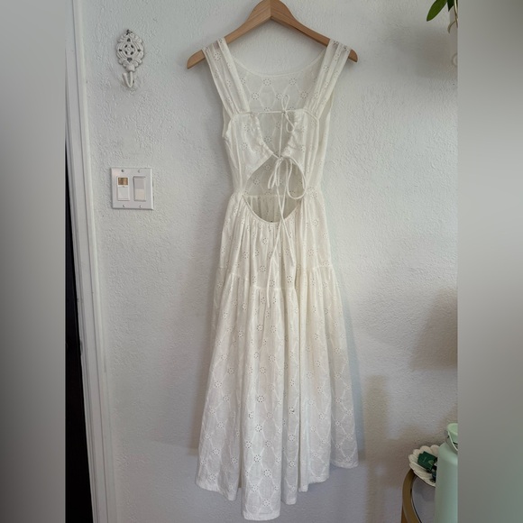 ZARA White Eyelet Cotton Midi Dress Open Back Tiered Drop Waist Size M Rare - Picture 2 of 9
